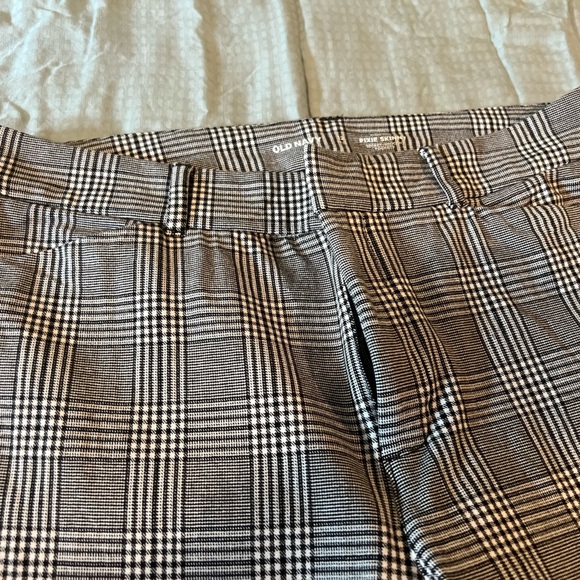 Old Navy High-Waisted Skinny Pixie Ankle Pants, 12 Tall - Picture 3 of 9